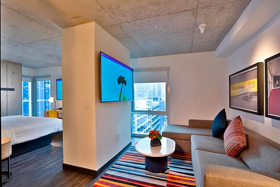 Aloft Chicago Mag Mile