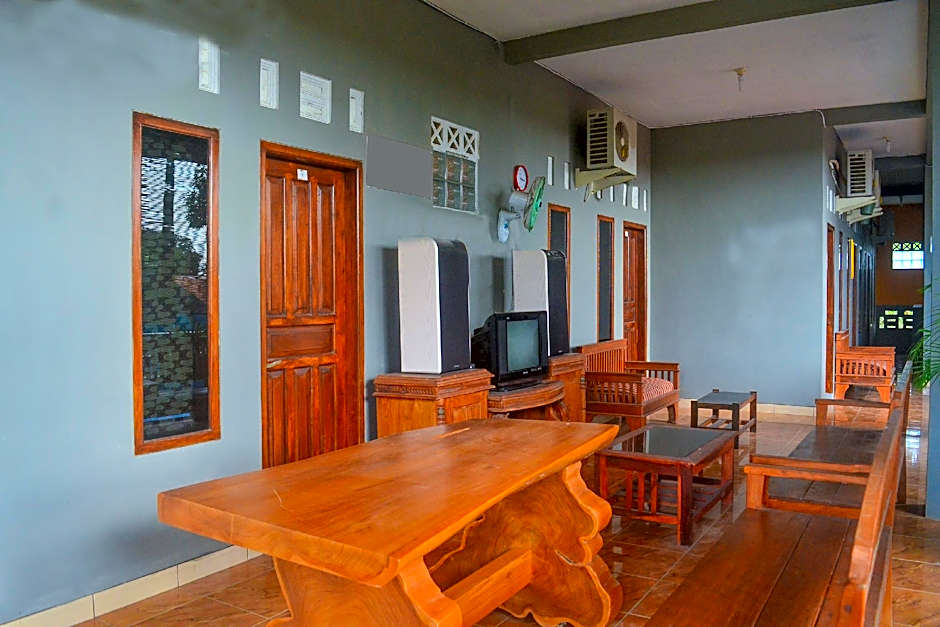 OYO 1145 Rita Guesthouse