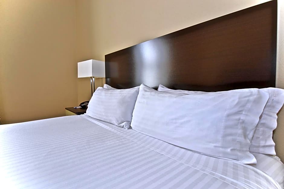 Holiday Inn Express Cleveland Downtown By IHG