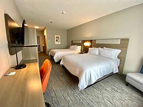 Standard Queen Room with Two Queen Beds and Bath/Shower