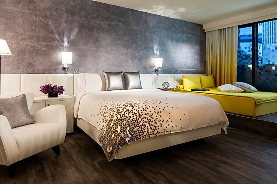 Renaissance by Marriott New York Times Square Hotel