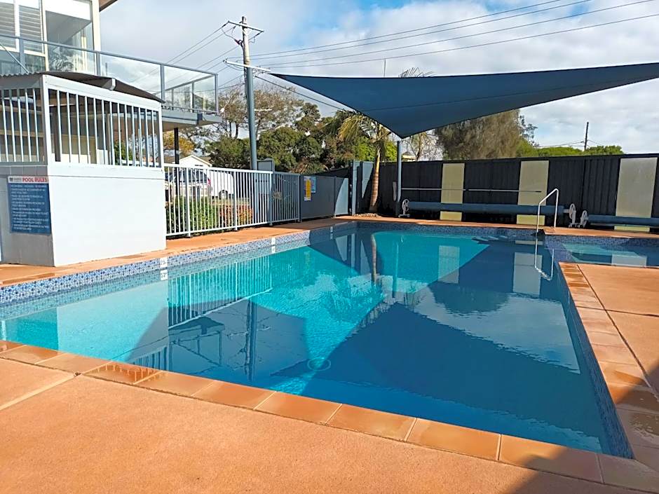 Grandeur Holiday Units