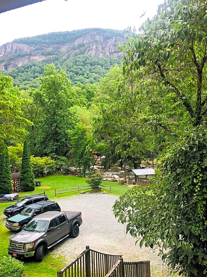 The Evening Shade River Lodge and Cabins