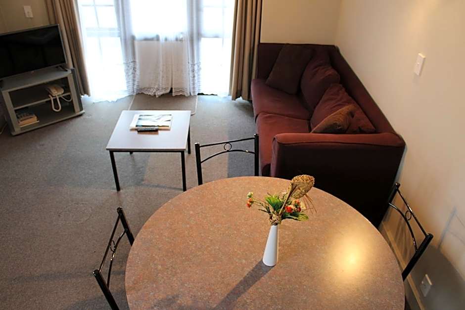 Devonwood Motel