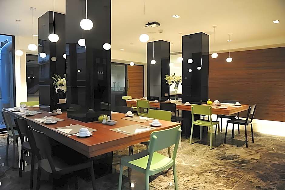 S33 Compact Sukhumvit Hotel