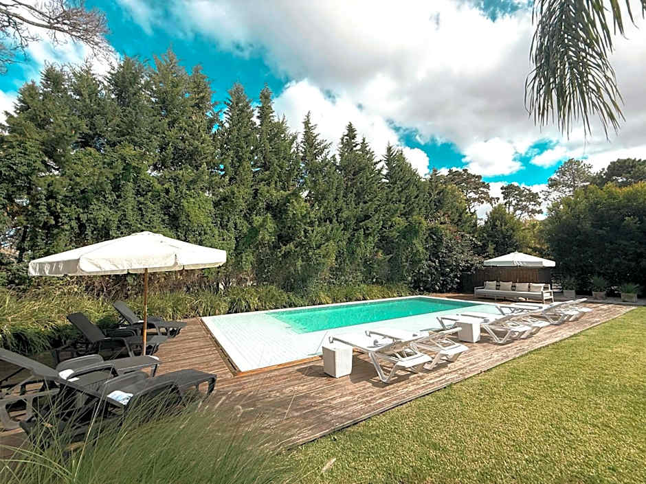 Live Hotel Boutique (Adults only)