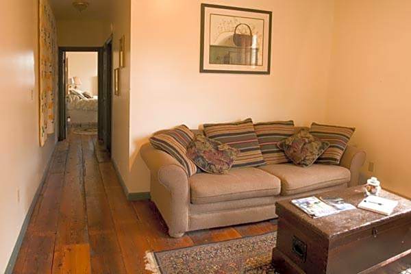 The Lafayette Inn & Restaurant
