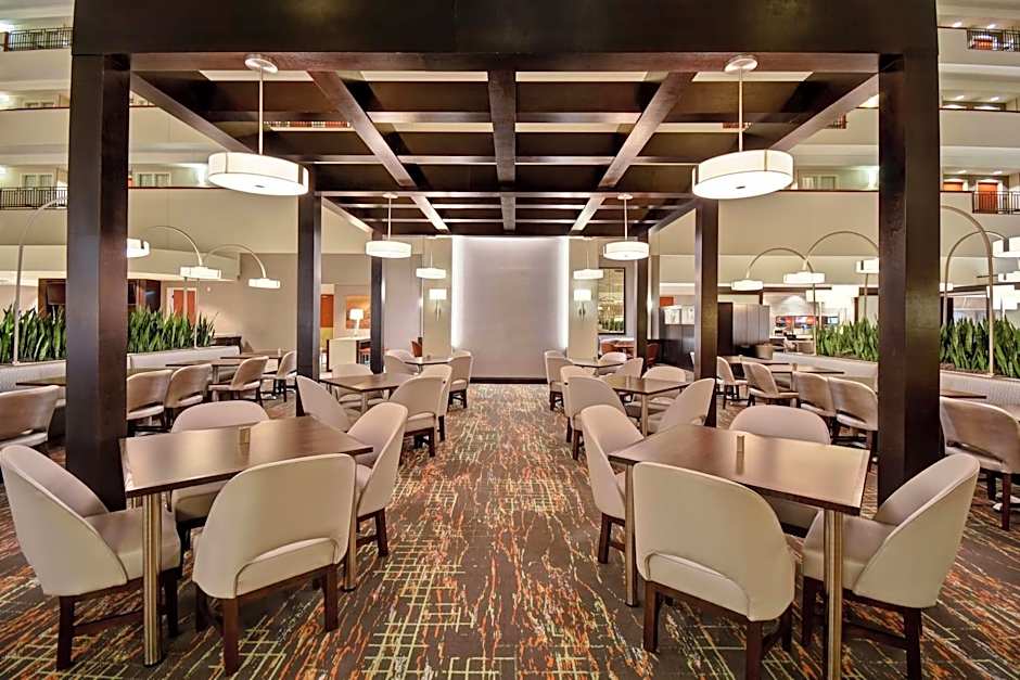 Embassy Suites By Hilton Hotel Little Rock