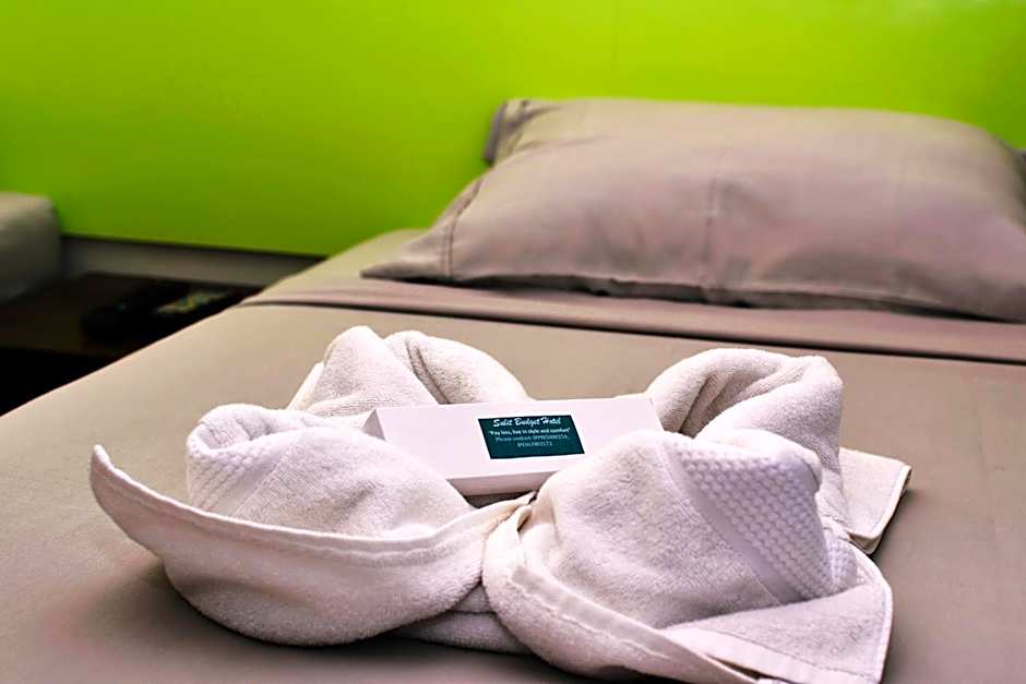 Sulit Budget Hotel near Dgte Airport Citimall