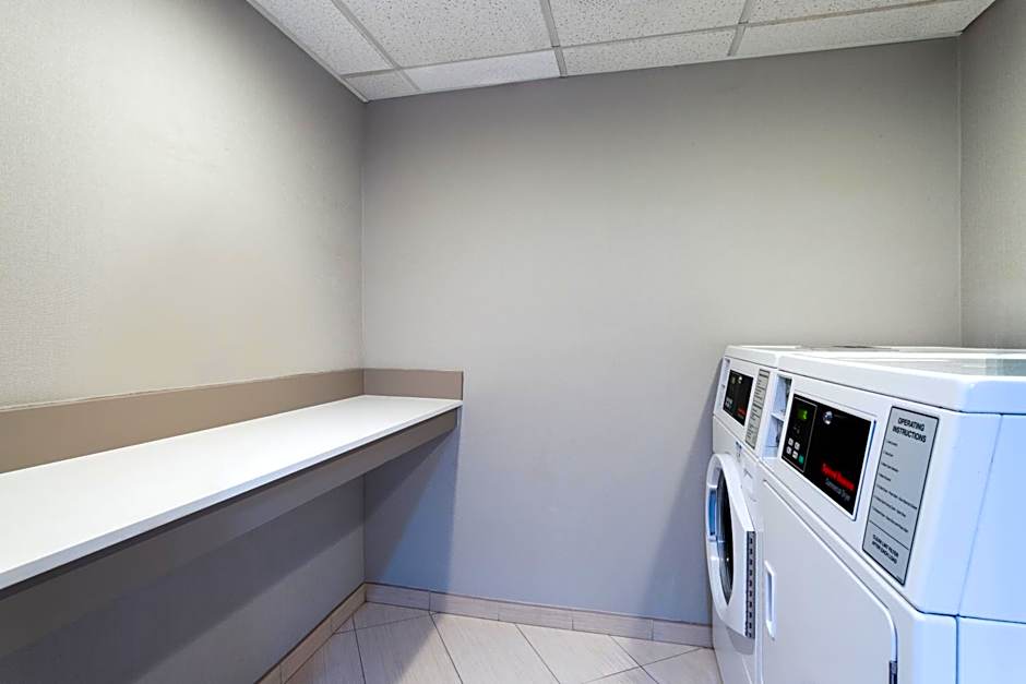Holiday Inn Express & Suites Cincinnati Riverfront By IHG