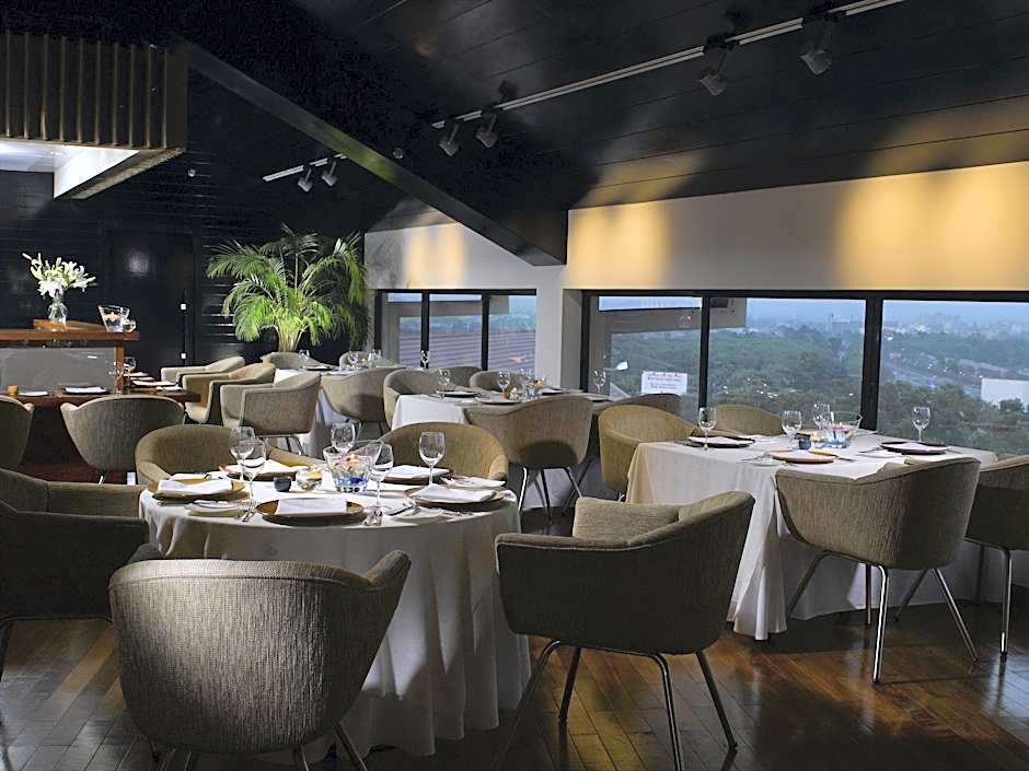 Radisson Blu Dhaka Water Garden