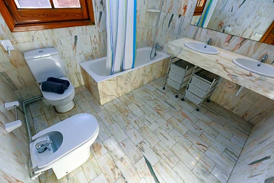 GERANIS VILLA ONLY FAMILIES Planet Costa Dorada