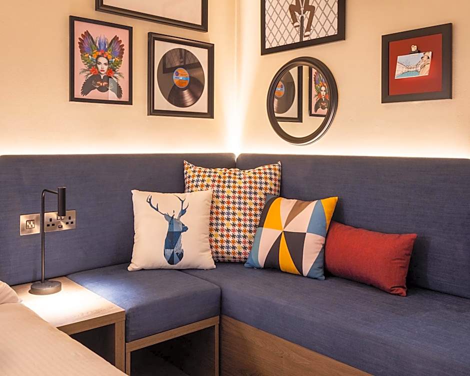 Hampton by Hilton Bath City