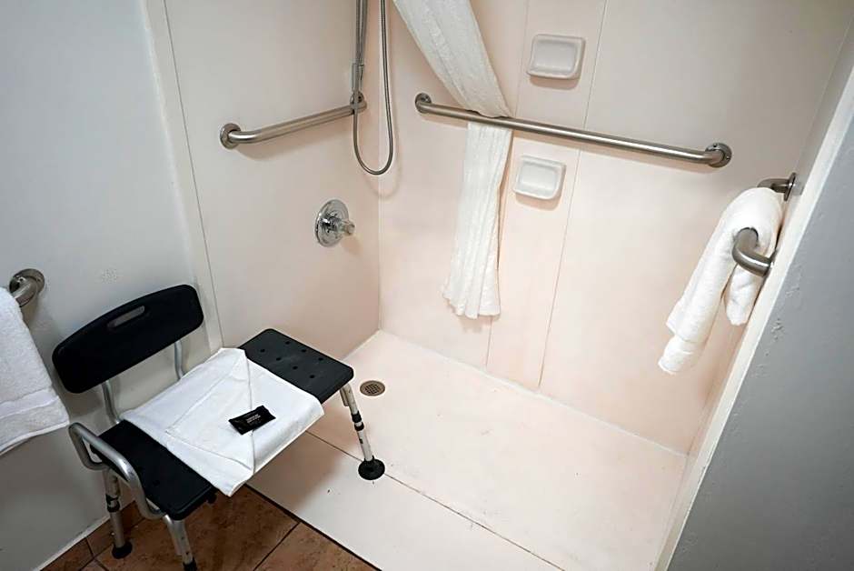 Ramada by Wyndham Tulsa Broken Arrow