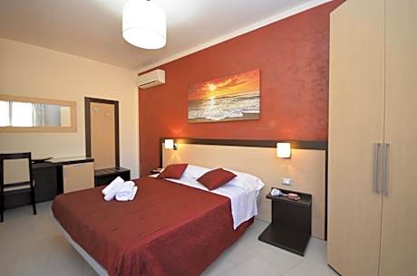 Standard Triple Room with Sea View