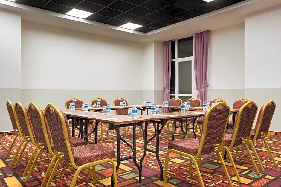 Hawthorn Suites by Wyndham Cerkezkoy