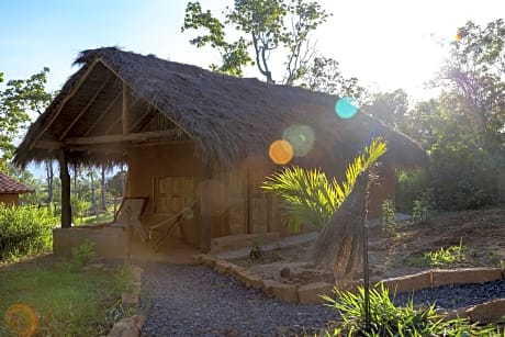 Cabin (1 King Bed and 1 Twin Bed)