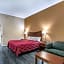 Econo Lodge Inn & Suites Marietta