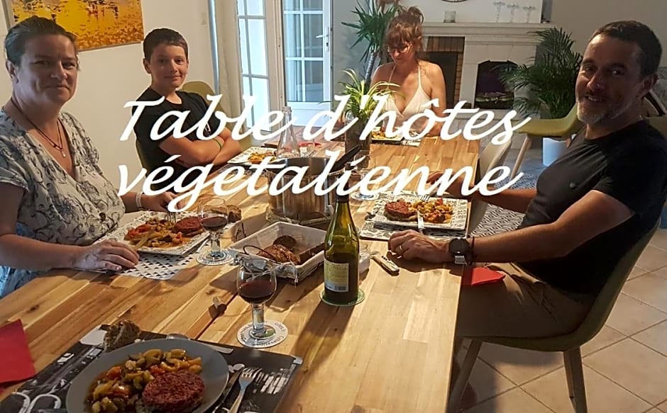 Chambres d'Hôtes et Table d'Hôte Vegan Les Jardins de la Meyne