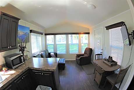 Crater Lake Resort