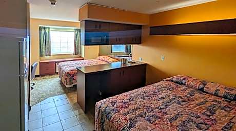 2 Queen Beds Nonsmoking Accessible