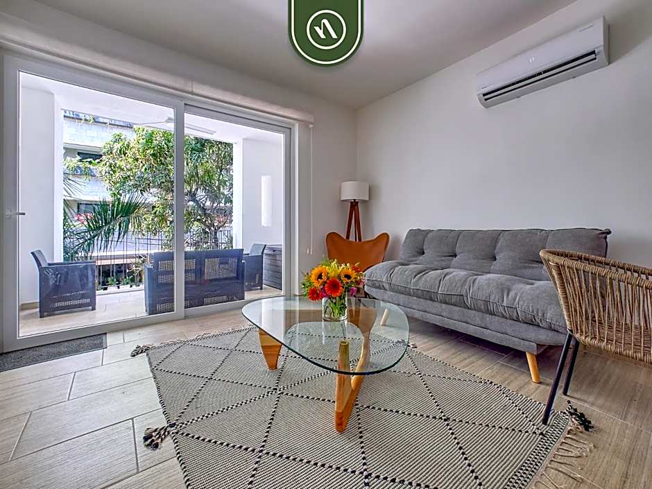 New 1 BR Condo - Oceanview Pool - 2 min to Beach