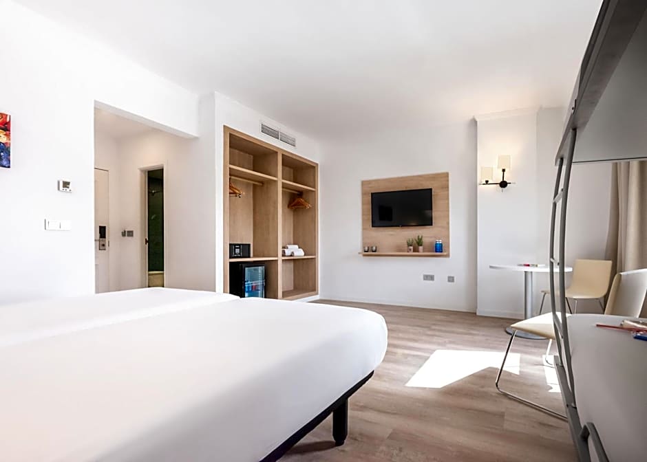 Hotel Melilla Puerto Affiliated by Meliá