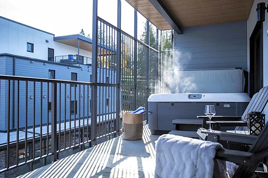 Birdies and Bears by Revelstoke Vacations