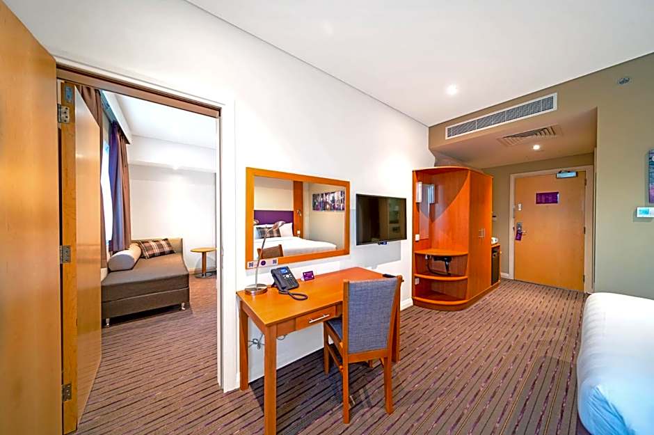 Premier Inn Dubai Investments Park - An Emirates Group Company