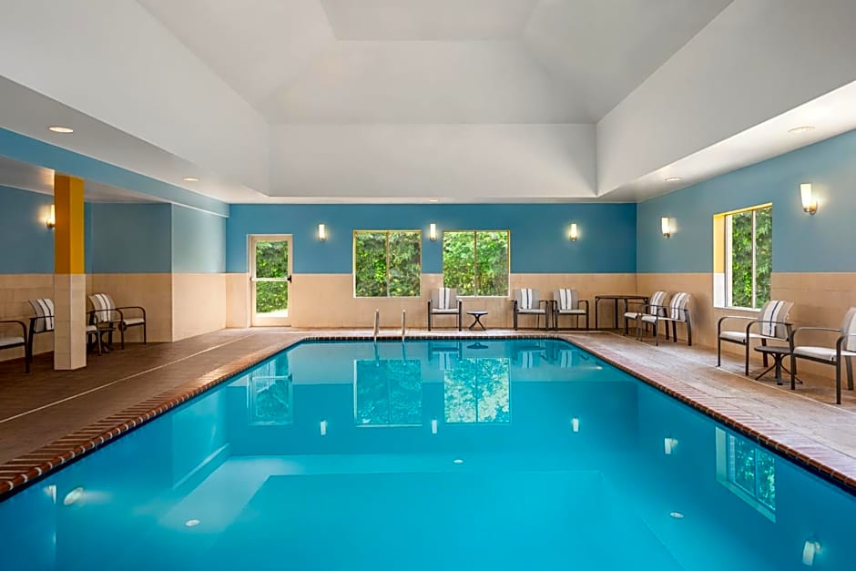 Holiday Inn Express Hotel & Suites Fredericksburg By IHG