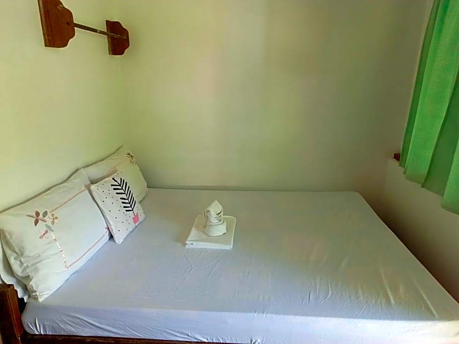 MiL's Hillside Tourist Inn