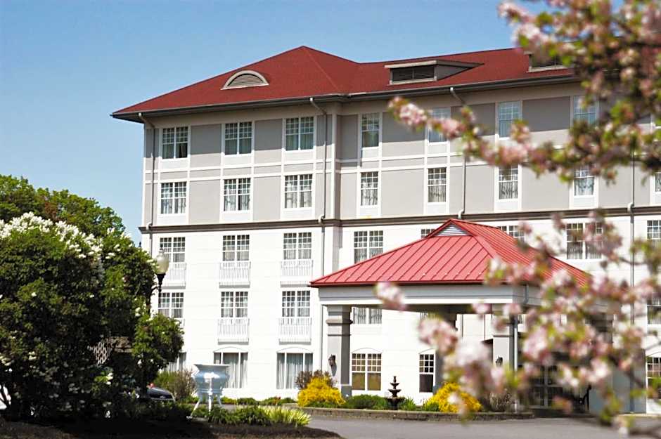 fort william henry hotel photos