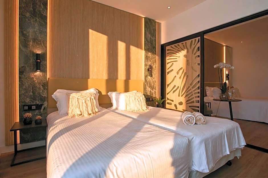 Cavo Maris Beach Hotel
