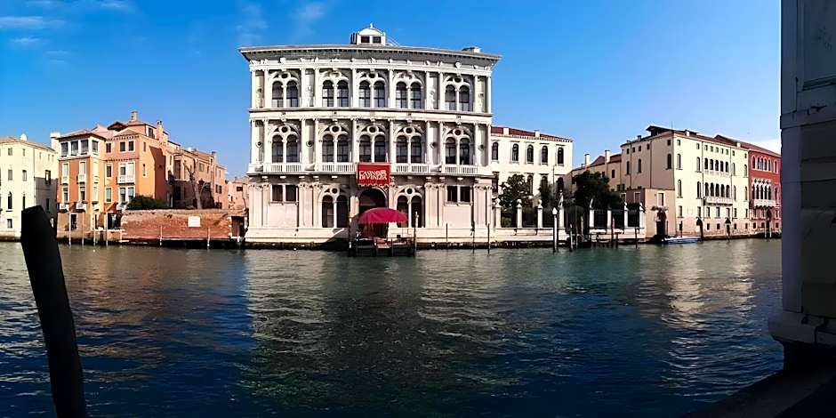 Alle Guglie Boutique Hotel