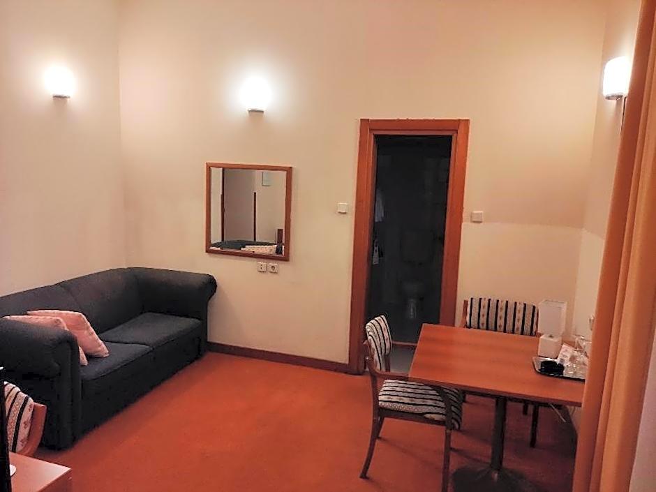 Hotel Vila Ružica- glavna zgrada i depandanse