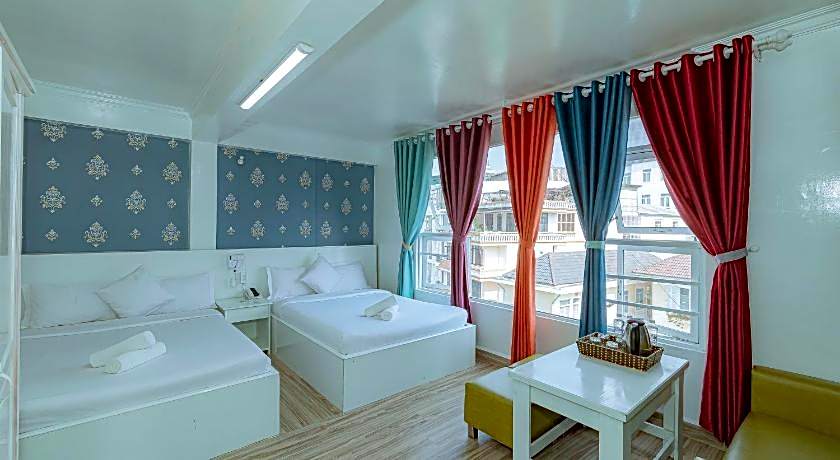 Ken's Backpackers Hotel