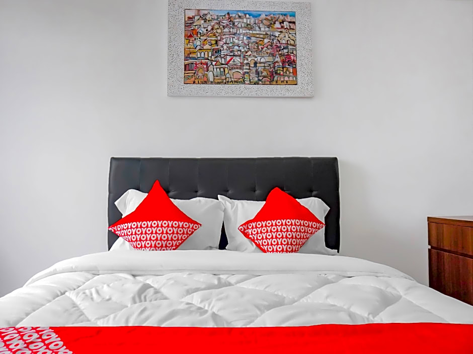 OYO 90241 Gunung Putri Square Apartment