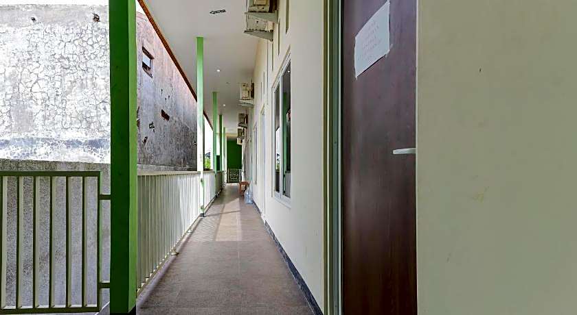 KoolKost Syariah near Alun Alun Sidoarjo