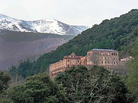 MONASTERIO de SANTA MARIA DE VALVANERA