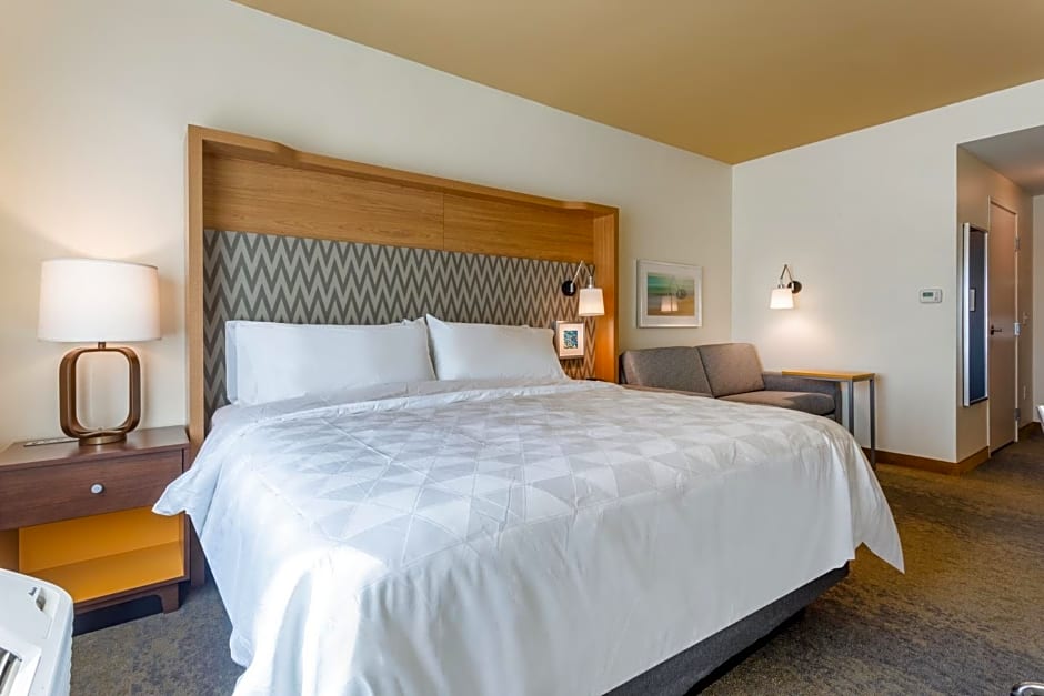 Holiday Inn & Suites - Cedar Falls - Conference Ctr