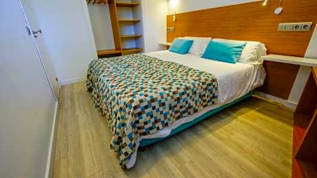 Superior One-Bedroom Apartment with Sea View