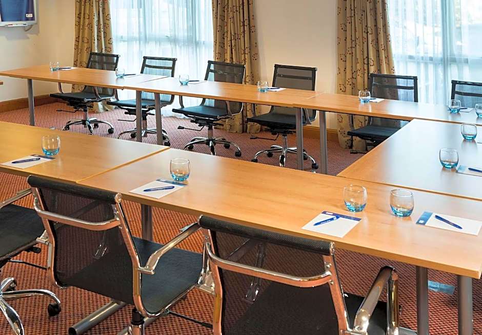 Holiday Inn Express Birmingham Star City By IHG