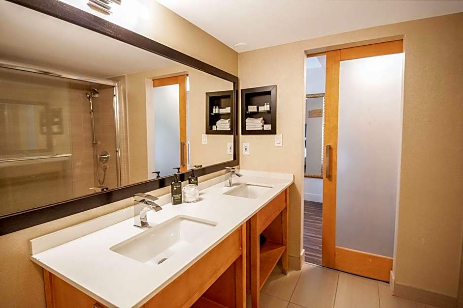 Coast Hillcrest Hotel