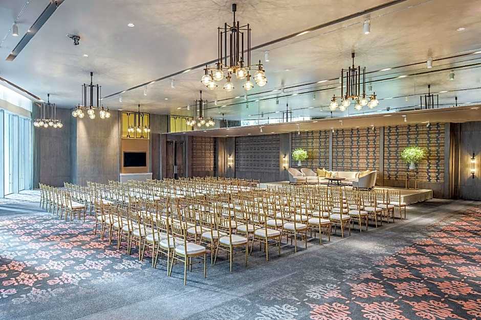 Waldorf Astoria By Hilton Bangkok