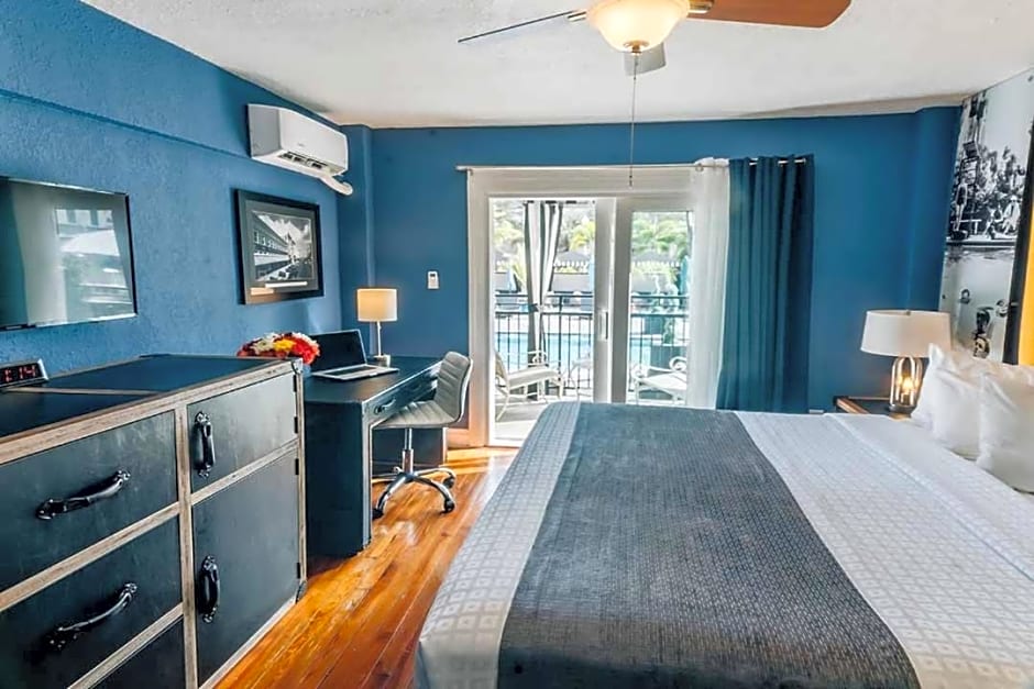 Hollander Hotel - Downtown St. Petersburg