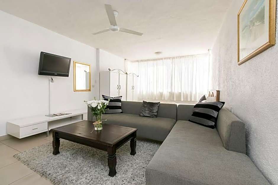 Inn & Out Sandton Park