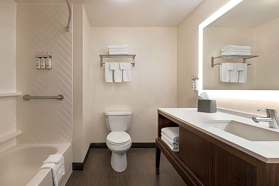 Holiday Inn Cheshire - Southington By IHG