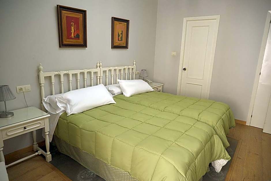 Hotel Tres Carabelas