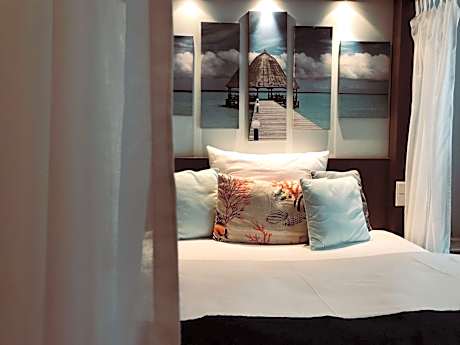 Hotel TraumRaum - "SELF CHECK IN"