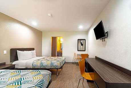 2 Full Beds | Smoking
